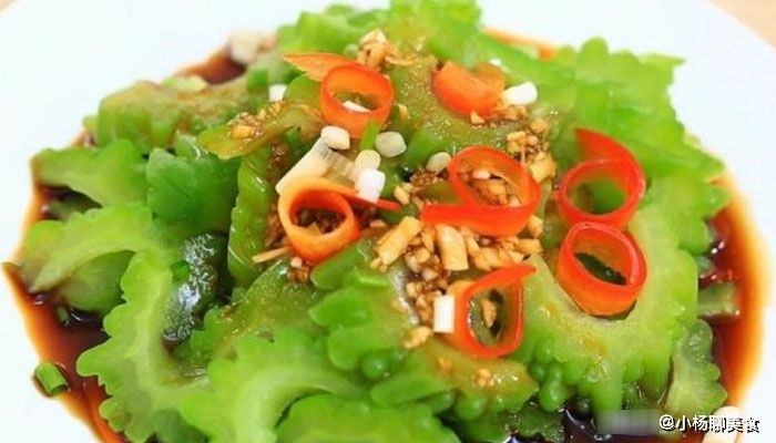 苦瓜新吃法：不炒鸡蛋做凉拌菜，开胃下饭苦味淡