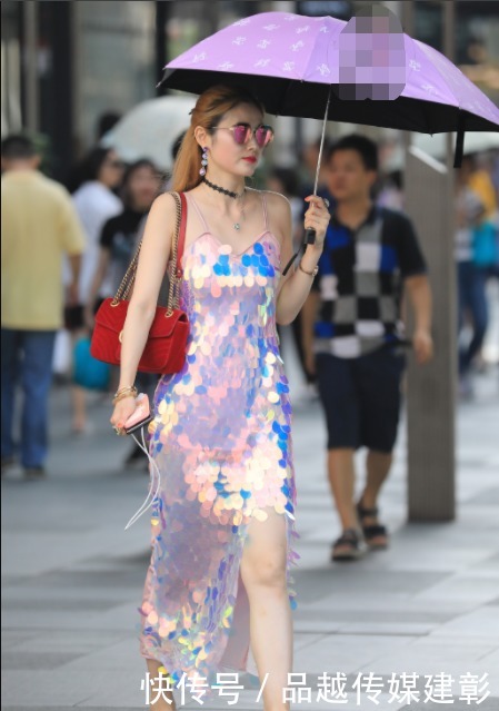 美女|美女这裙子也就能穿一次吧,根本没法洗!