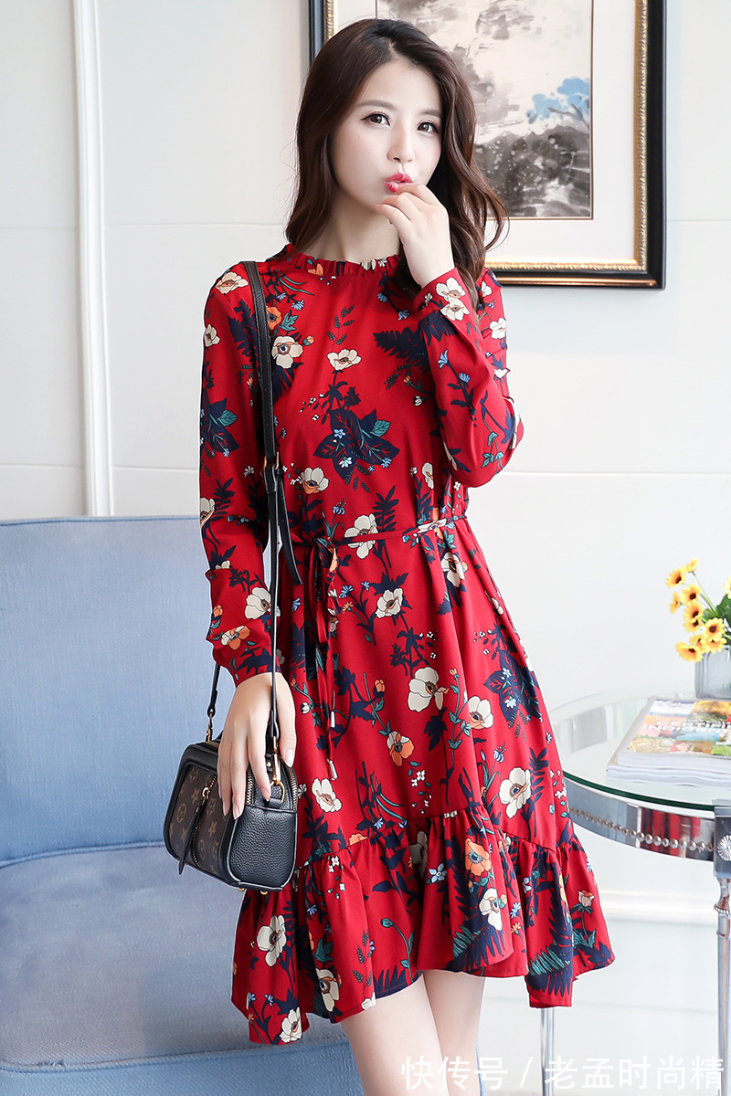 版型 别以为女人年纪大了就不能穿碎花裙,看看下面这些,一个比一个有气质