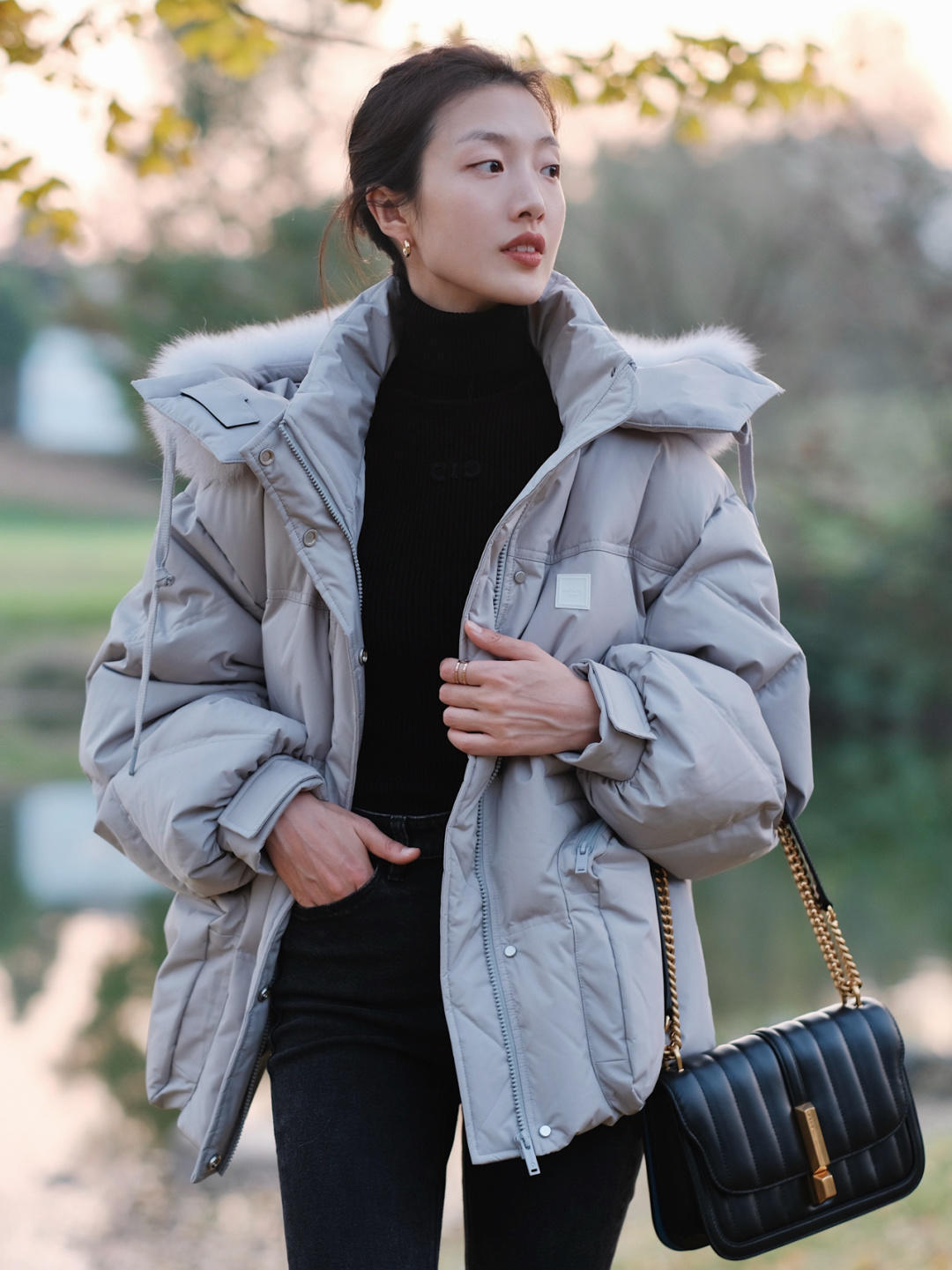 博主|“毛领羽绒服”才是最保暖的单品,软糯温柔又舒适,美得高级