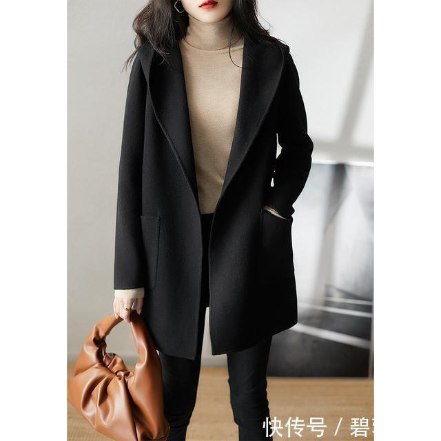 小个子穿大衣也是能时髦有个性的!秋冬这样搭,真的是很美很大气