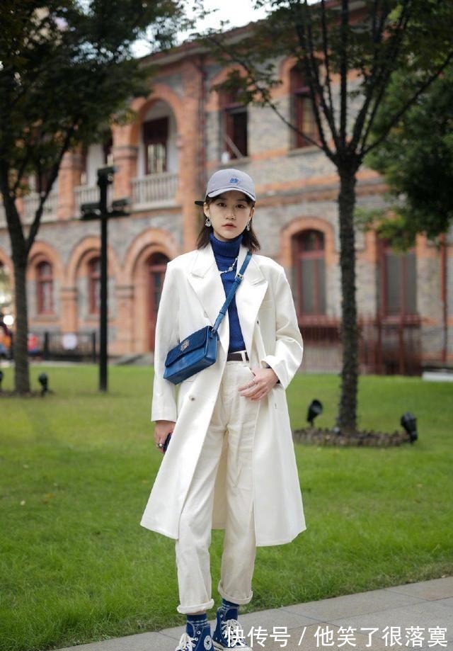 时髦 别穿打底裤了,当下流行这条“豆腐裤”,时髦还不易撞裤,很实用!