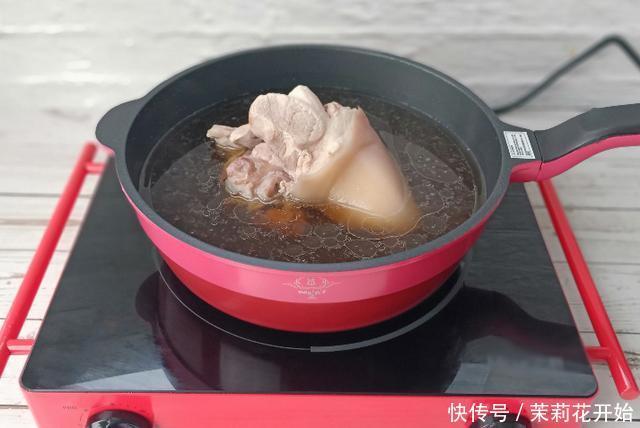 年夜饭别着忙,这个菜提前做好,到时候切一下,就是一道“硬菜”