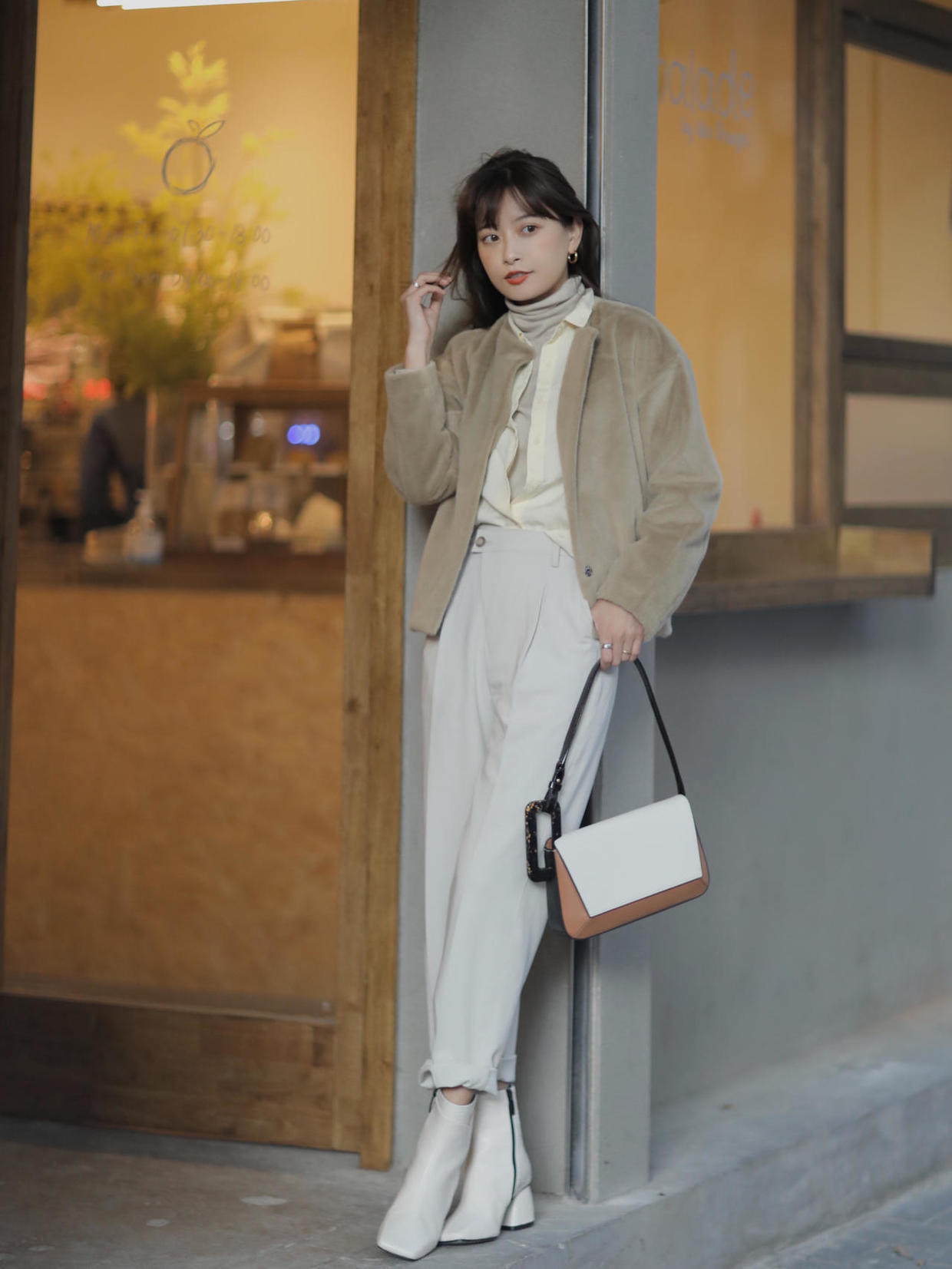 大长腿|超精致的短外套搭配,优雅女人也能拥有甜美气息,学到就是赚到