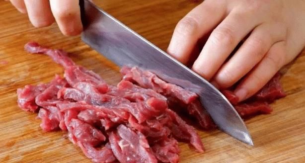 炒牛肉时,牢牢记住“3窍门”,牛肉软嫩不柴不腥,教你正确做法
