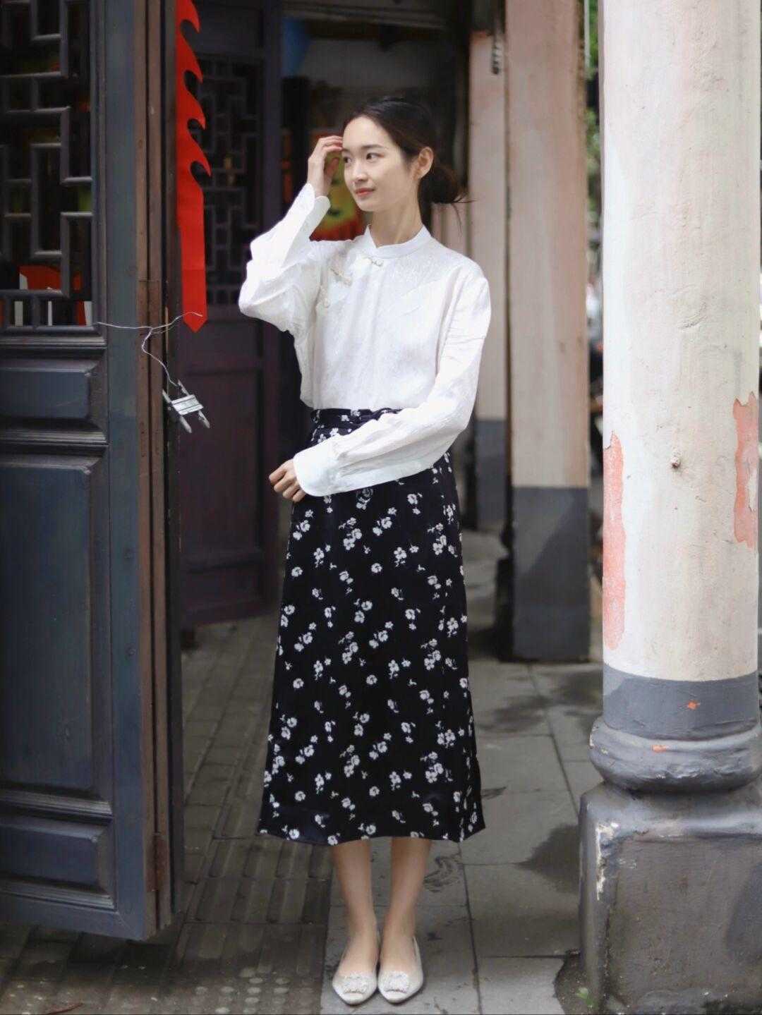 单品 早春校园穿搭别错过这四类,休闲、精致全都有,轻松拥有好人缘