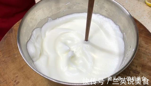 6个鸡蛋，一碗面粉，教你做蛋糕，不用烤箱也能做，比买的还好吃