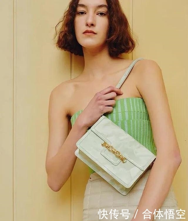 烂大街的包包别背了!2021春夏最流行的是这些