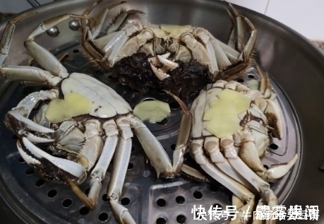 香葱|蒸螃蟹冷水下锅还是热水下锅牢记3点，螃蟹鲜嫩还不掉腿