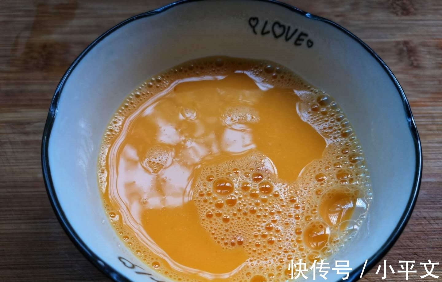 肌肤|夏天多喝此汤,美白肌肤去斑点,每天坚持来一碗,40岁也很美!