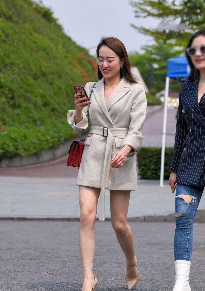 西装外套+短裤，巧变西服裙，打造潇洒干练的职场穿搭