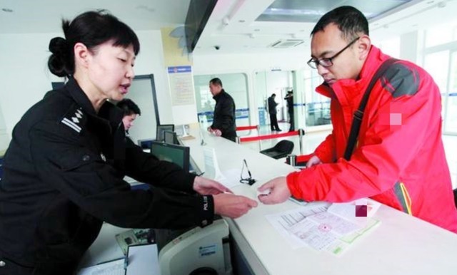 胡里|爸爸姓“周”,给五胞胎取名自认好记,民警:喝了多少酒取这名?