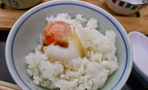 剩饭剩菜,隔夜后还能吃吗3类再不舍也要扔掉,家庭主妇需谨记