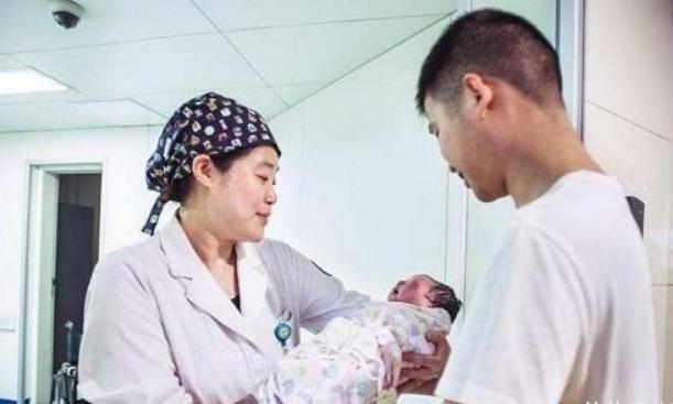 爷爷|爷爷给孙女起名“子怡”,却遭到宝妈的极力反对:你看看你姓啥