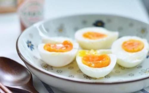 蛋白质|每天吃一个鸡蛋,和不吃鸡蛋的人,有什么区别?医生说出真心话