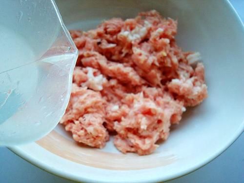 这肉丸子做法一定要吃，不腥不柴，香嫩弹滑，照做必好吃