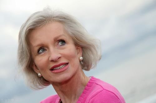 代谢功能|40岁以后肚子赘肉多？坚持做3个动作，帮你减掉赘肉不反弹