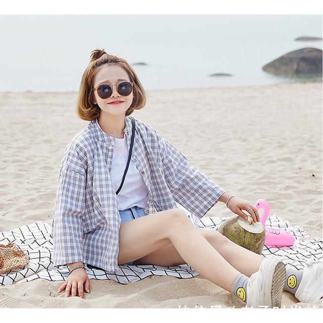 格纹衫 白衬衫太老气,经典格纹衫时尚洋气还减龄,青春甜美超显嫩