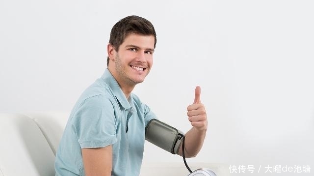 身体当中|高血压的人,坚持“喝2茶,做1事”,血压可能会平稳