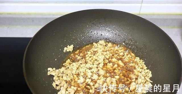 家常|肉末蒜薹炒豆干家常下饭菜，荤素搭配，看着就有食欲！