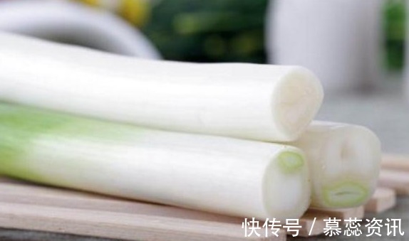 膝关节疼痛|膝关节炎反复折磨怎么办教你一个妙招就能调理,在家轻松做!