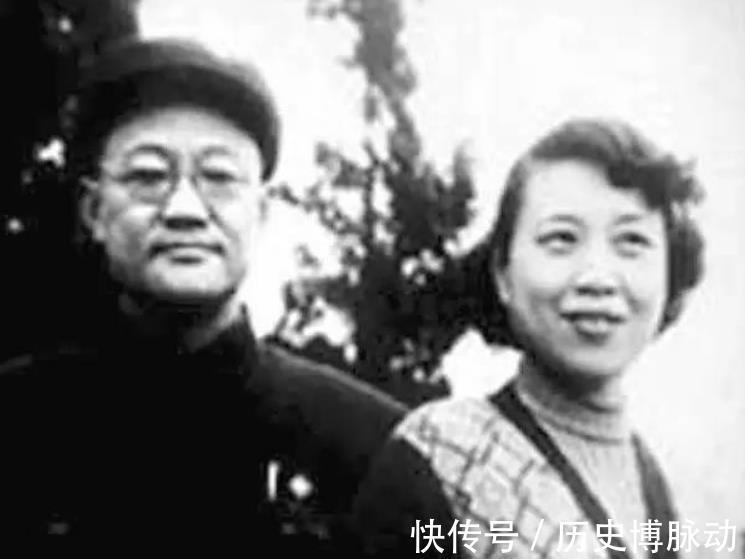 李小林#萧珊病逝,巴金陪伴骨灰30年,独活到101岁直言:长寿对我是折磨
