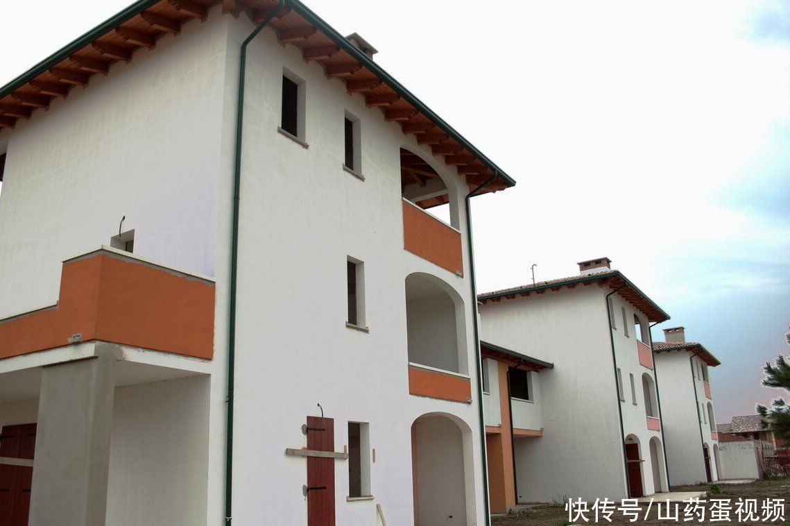 中介|买二手房警惕4个“陷阱”,容易被房东钻空子,或将钱房两失