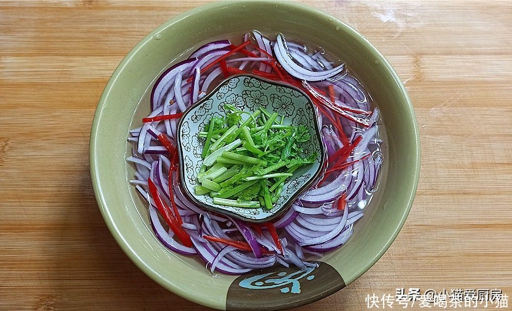 鸡精|教你五花肉新做法，制作方法也简单，成菜香而不腻，不错的下酒菜