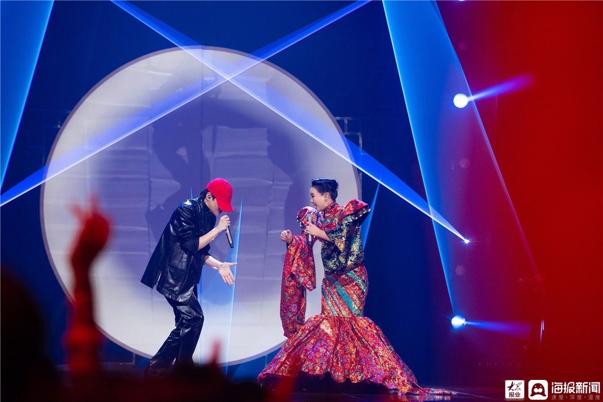 说唱听我的2|《说唱听我的2》龚琳娜再唱《忐忑》全程高能，尤长靖邓典果走心rap催泪十足