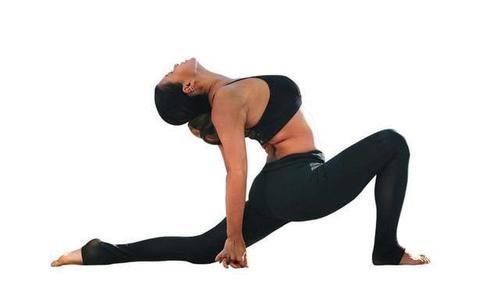 背部|瑜伽后弯好处多多,每天弯一弯,让你背部更加挺拔