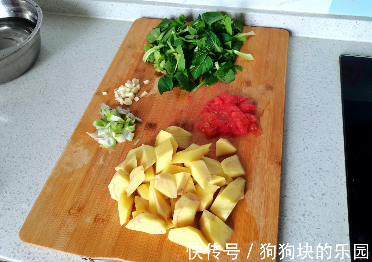 我的晚餐只有一碗菜，却吃香了，自己爱吃的就是最好的