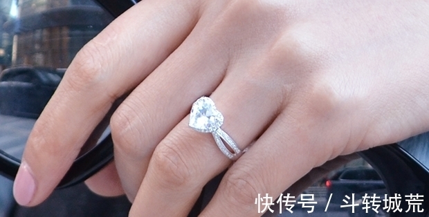 戴法 各个手指戴戒指的含义,问了专家才知道,大有不同最好不要乱戴