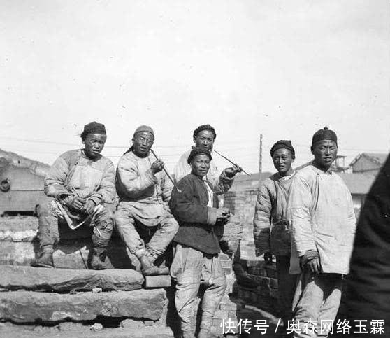 女子|珍贵老照片：鲁迅的葬礼现场，图4清朝女子温柔端庄