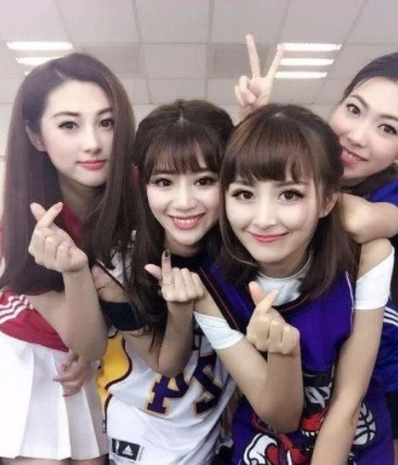 科比|又一校花NBA美女主播! 名模身材堪比明星, 北大学霸男友令人羡慕