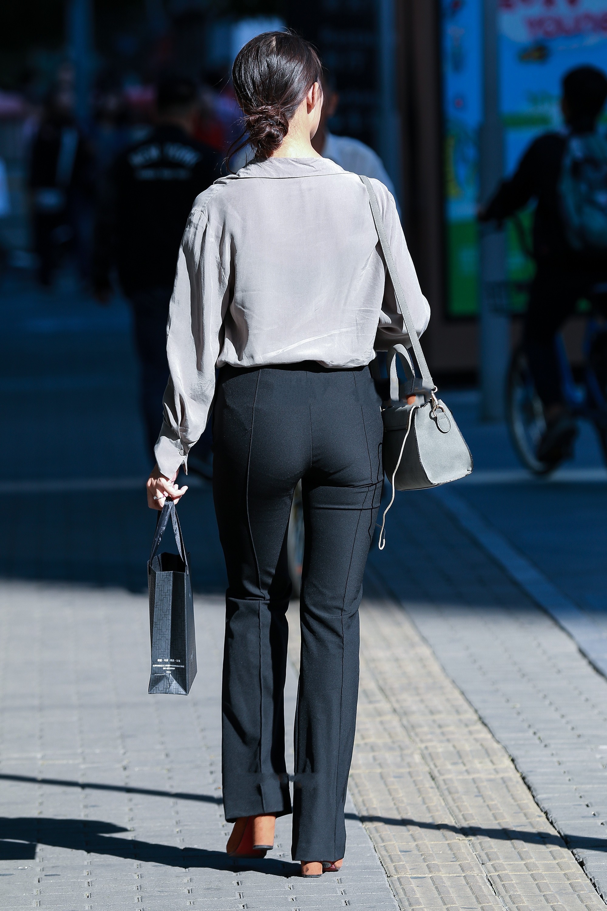 颜色|阔腿裤的随意洒脱, 新的时尚潮流, 跟着时尚往前走!