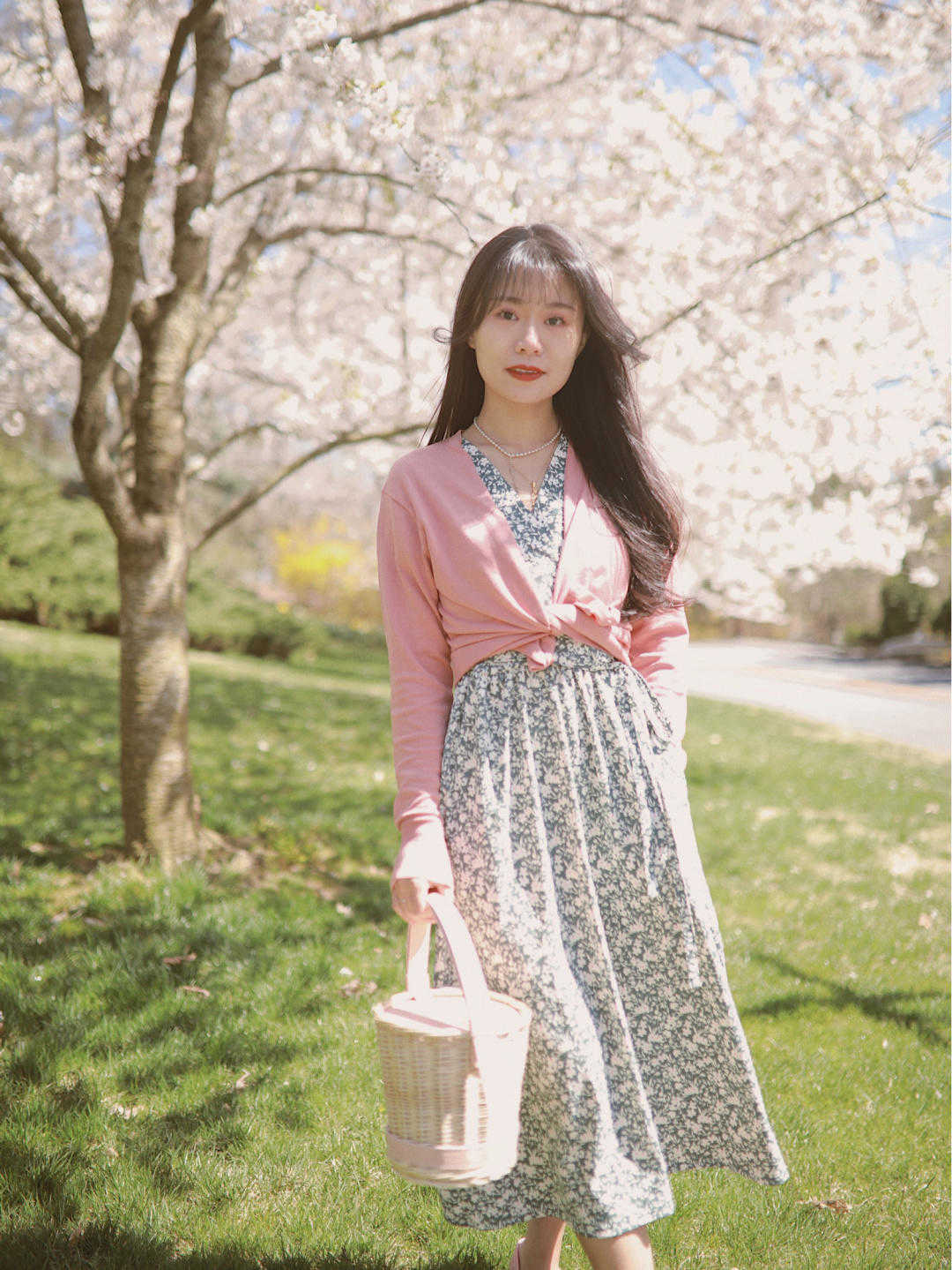 搭配|秋天适合针织衫和裙子,穿出照样美出众