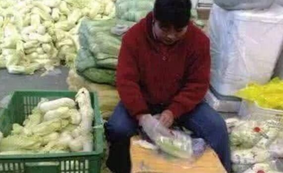 一些“甲醛”菜切莫买回家,洗三遍都不干净,别让白血病有机可
