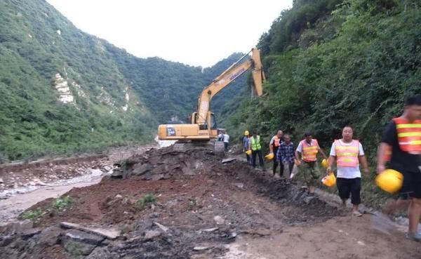 九间房镇|暴雨突袭蓝田致多地受灾 一方有难八方争分夺秒救援