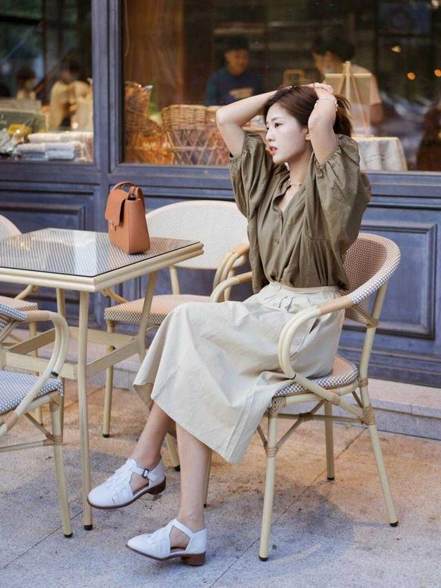 针织衫|初秋的日常穿搭分享,衬衫搭配半身裙高级通勤,美出了新高度