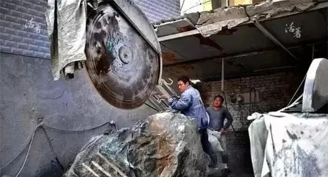 玉器|一个偏远的村庄,大多农户参与仿古玉器造假,引起了大家的关注