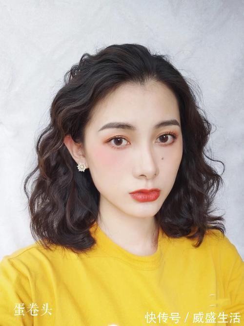 丸子头|30多岁头发怎么扎有气质,几组好看的发型,美丽又优雅