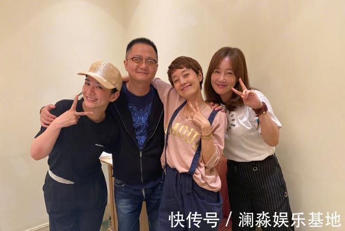 裤装|马伊琍全天助阵女儿比赛,穿卫衣裤子卡裆太尴尬,挑染紫发好靓女