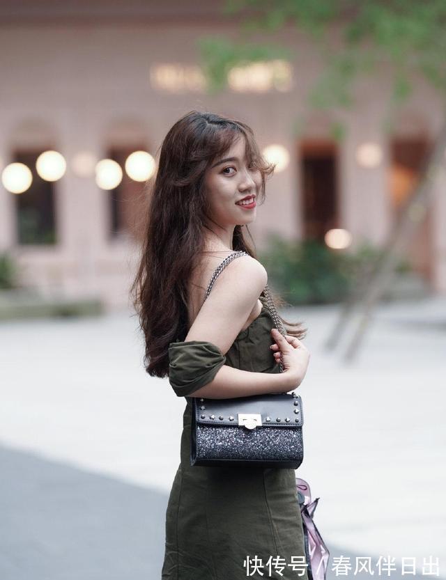 大气|自然随性的连衣裙穿搭更显大气时尚感，气质女生都爱穿，清凉大气