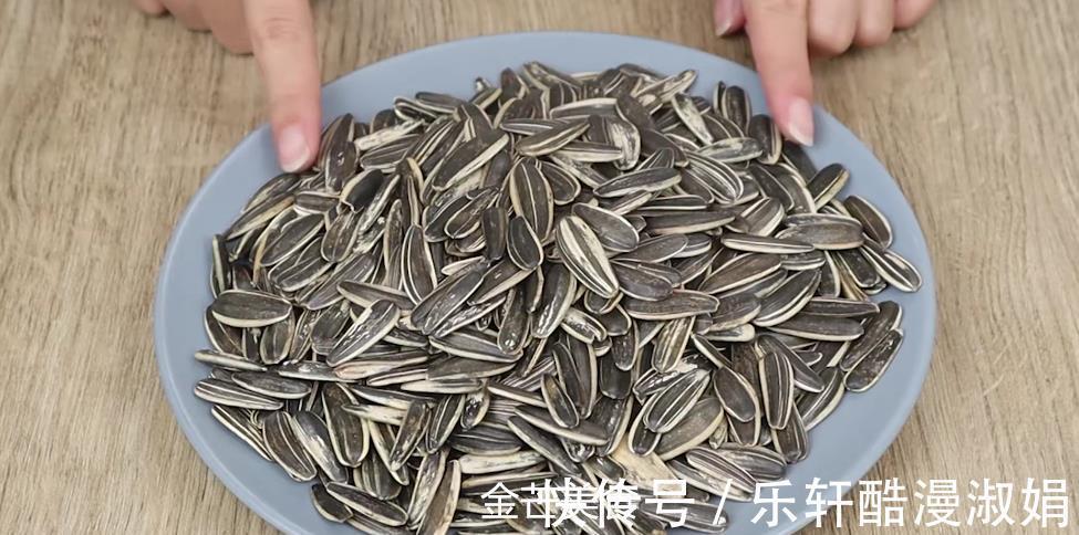 瓜子受潮不脆了怎么办只需学会这4招,瓜子和刚买一样酥脆鲜香