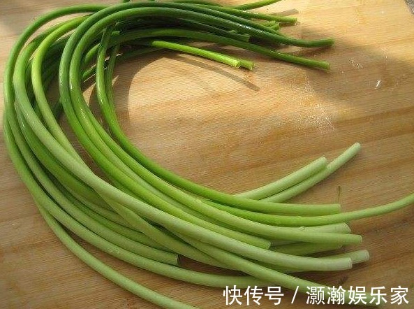 红头|都叫蒜苔,为啥有“绿头”和“红头”,啥区别看完别再随便买了