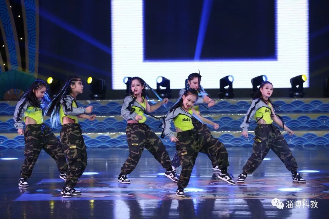 大幕拉開！2022跨年盛典開啟錄制！一起為孩子們加油！