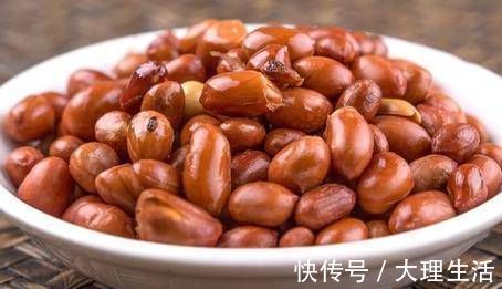 花生|炸花生米,记得不要直接去油锅,多加两步,花生酥脆可口又不新潮