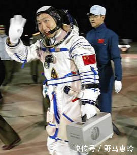 杨利伟进入太空后,曾听到有人“敲门”,17年后感慨真是万幸