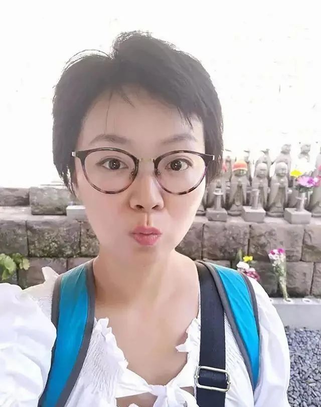 行书@她是中书协最年轻的书法家,行书博采众长,气韵非凡,厉害