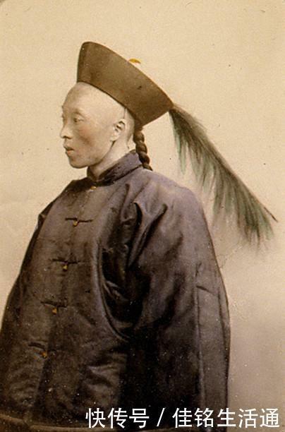 清朝|清朝罕见彩照： 看完图5终于知道为什么僵尸片都穿着官服了!